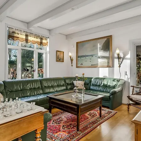 11 Bedroom Cozy In Σπίτι διακοπών Gørding