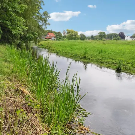 Σπίτι διακοπών 11 Bedroom Cozy In *