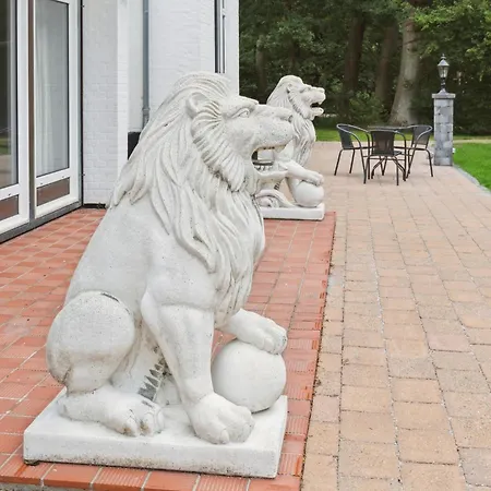 11 Bedroom Cozy In Σπίτι διακοπών Gørding