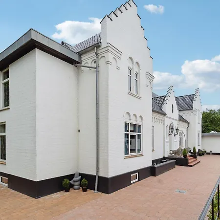 11 Bedroom Cozy In Holiday home *