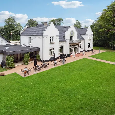 11 Bedroom Cozy In Holiday home