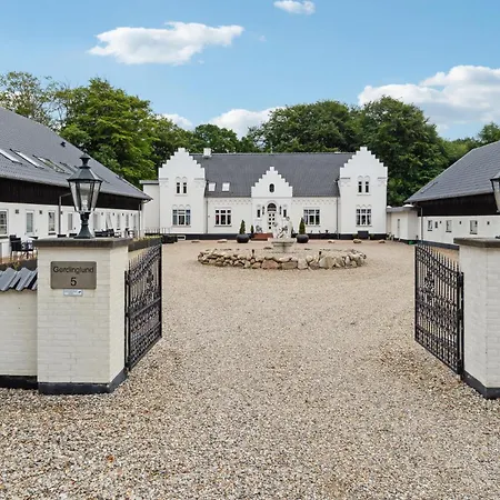 11 Bedroom Cozy In Ferienhaus *